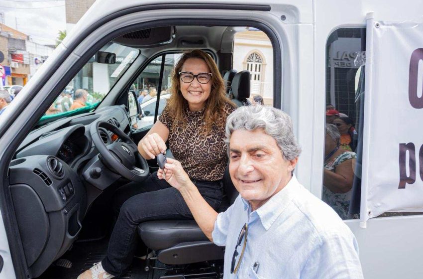  Emenda de Débora Almeida garante van 0 km para TFD e reforça saúde em Belo Jardim