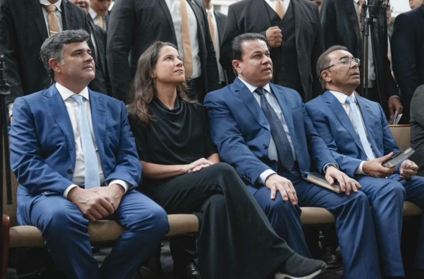  Raquel Lyra e Eduardo da Fonte participam de congresso evangélico e sinalizam aproximação política Após agenda de Carnaval no interior, governadora e deputado estiveram no 20º Congresso da União de Mocidade da Assembleia de Deus em Santa Cruz do Capibaribe, em Santa Cruz do Capibaribe, em meio às articulações para as eleições deste ano