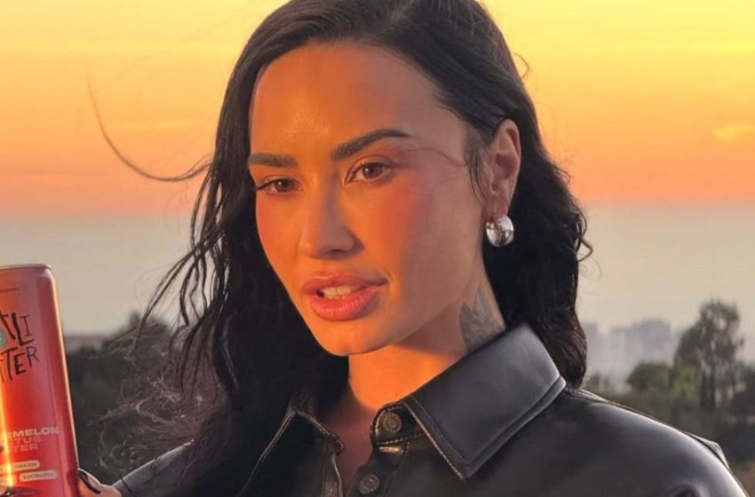  Demi Lovato adia cinco apresentações da turnê “It’s Not That Deep” devido a problemas de saúde.