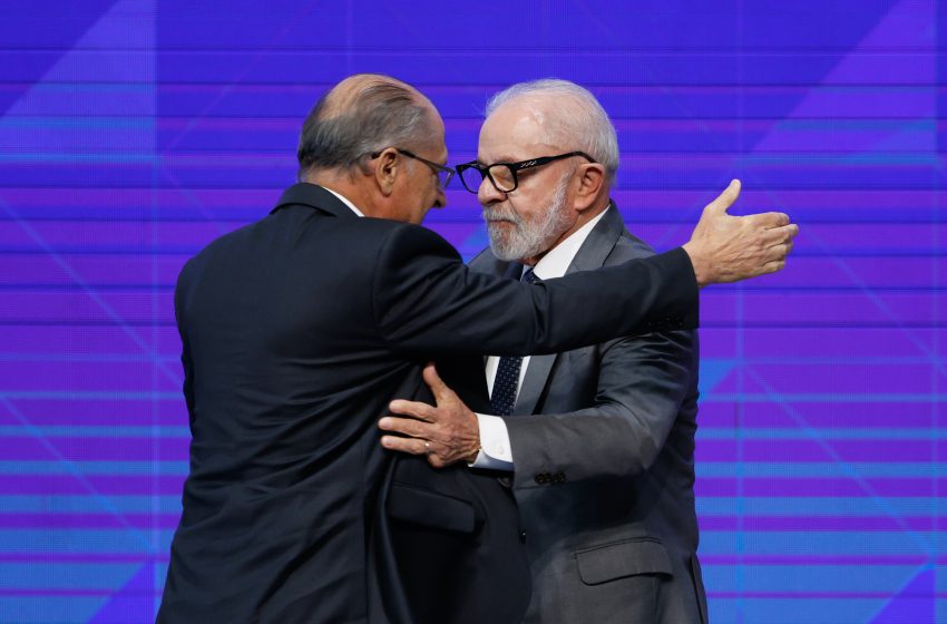  Lula prioriza proposta de fim da escala de trabalho 6×1 alertando para possível perda de mais de 600 mil empregos