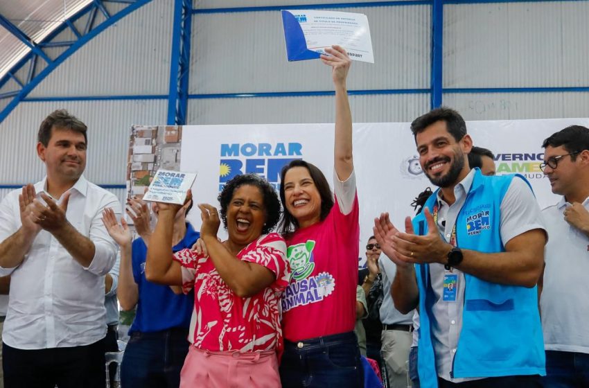  Raquel Lyra entrega mais de 1.100 títulos de propriedade e promove maior ação de regularização fundiária da gestão Programa Morar Bem PE beneficia famílias do Parque Capibaribe I, em São Lourenço da Mata, garantindo dignidade e segurança jurídica