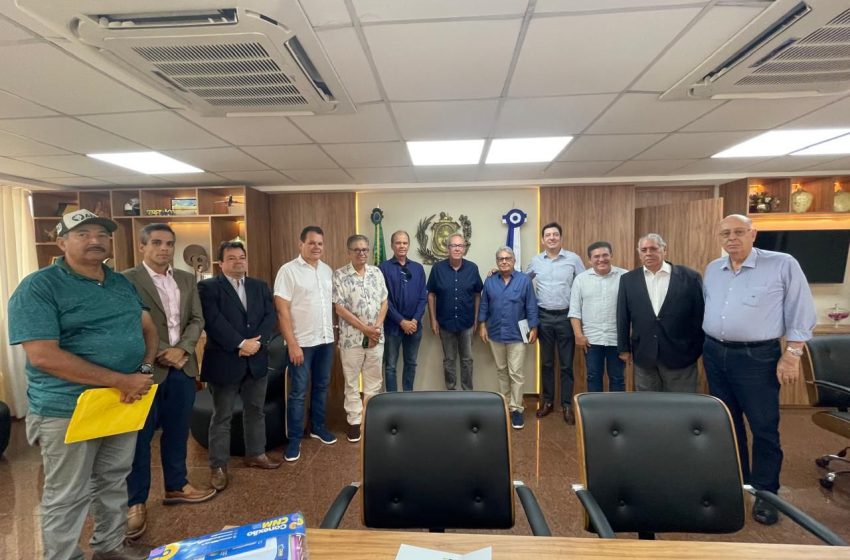  Alepe debate crise da cana e falta de alimento para o gado no Sertão Reunião na Assembleia reuniu parlamentares e representantes do setor sucroalcooleiro para discutir impactos da estiagem e propor medidas emergenciais para a Zona da Mata e o interior