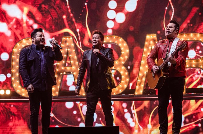  Leonardo e Bruno & Marrone anunciam turnê “Cabaré – O Último Encontro” no Classic Hall Show no Recife acontece em 9 de outubro e integra despedida histórica do projeto, que já soma mais de 300 apresentações pelo país