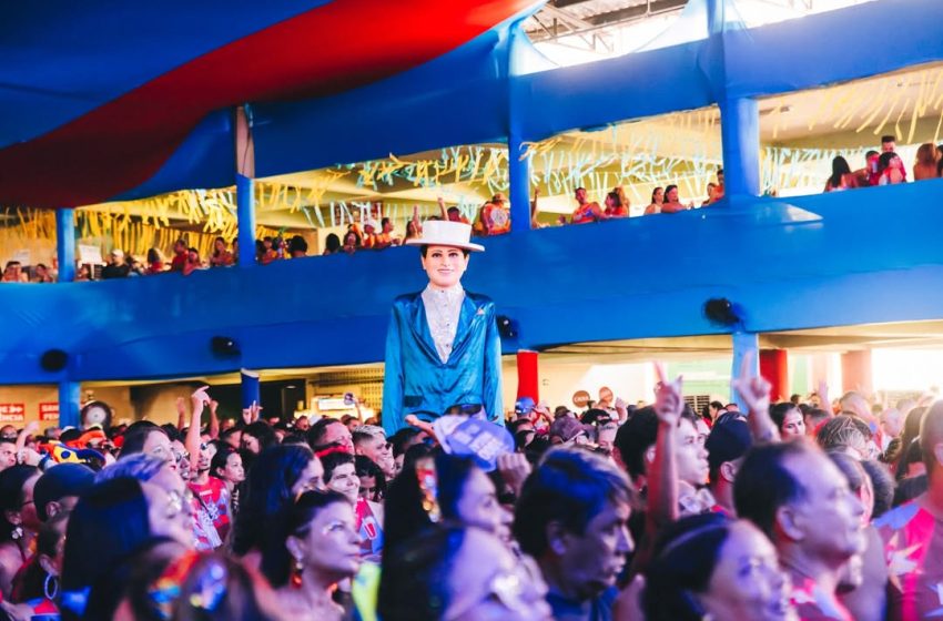  É o Tchan e Art Popular comandam Bloco dos Monstros com Clube Português lotado Prévia reuniu multidão na comemoração do bloco e confirmou o evento como um dos mais disputados do pré-Carnaval do Recife