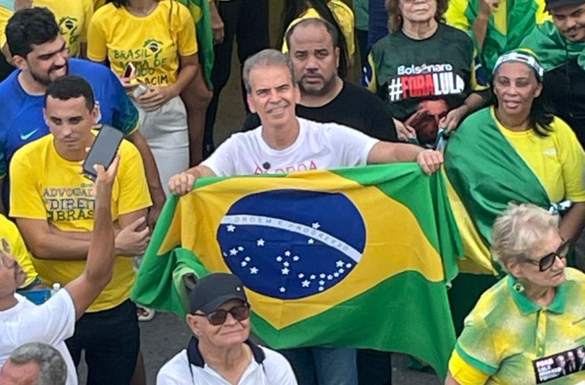  Coronel Alberto Feitosa participa de ato do movimento “Acorda Brasil” na Avenida Boa Viagem