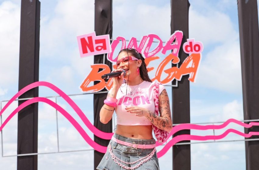  Andrielly Souza bate a marca de dois milhões de plays com o hit do momento, Deja Vu