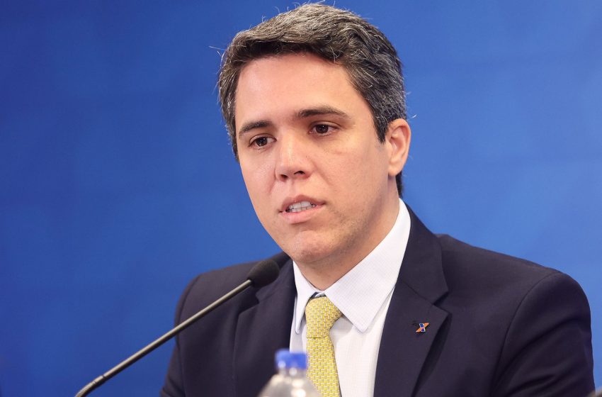  Pedro Freitas assume presidência da Amupe em assembleia de prefeitos