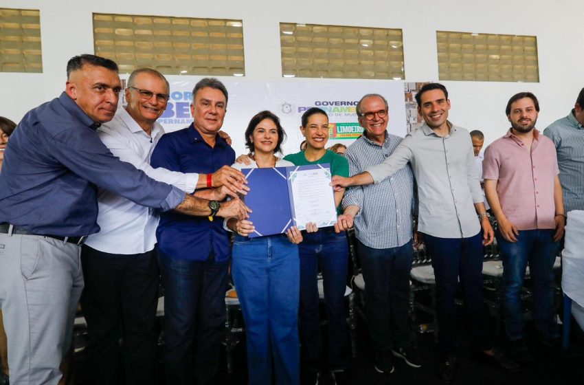  Raquel Lyra autoriza requalificação do Hospital Regional José Fernandes Salsa e nova adutora em Limoeiro Investimentos incluem reforma hospitalar de R$ 24 milhões, obra hídrica para beneficiar 56,5 mil pessoas e entrega de 580 títulos de propriedade