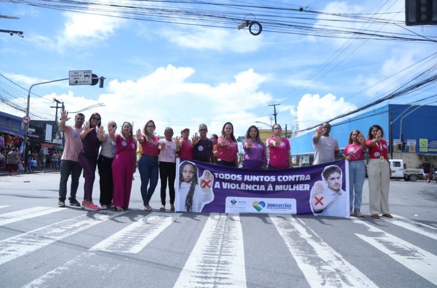  Prefeitura do Jaboatão promove ação integrada de combate à violência contra a mulher Iniciativa levou conscientização e divulgação da rede de apoio a mercados e áreas centrais do município, reforçando a luta pelos direitos femininos