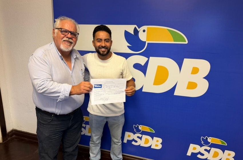  MC Leozinho entra na política, se filia ao PSDB e se lança pré-candidato a deputado em 2026 Pioneiro do brega-funk e voz das periferias de Pernambuco, artista transforma trajetória musical em plataforma política