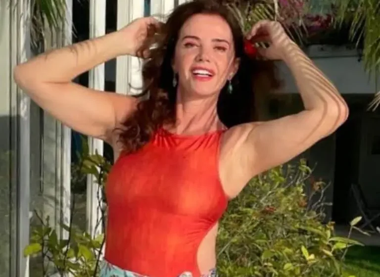  Luma de Oliveira denuncia perturbação do sossego na praia: “Descumprimento da lei”