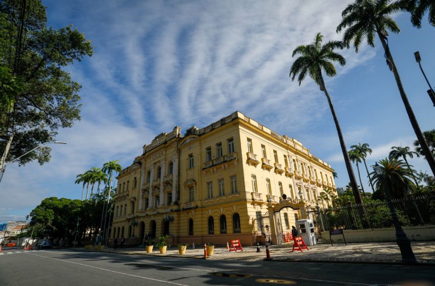  Governo de Pernambuco decreta ponto facultativo na véspera da Paixão de Cristo