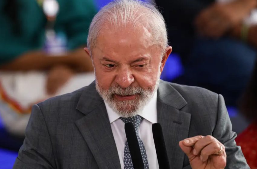  Governo Lula intensifica ofensiva contra apostas esportivas com projeto para proibir bets Em meio ao ano eleitoral, o Planalto mira nas plataformas digitais de apostas, mas líderes partidários avaliam baixa chance de avanço no Congresso diante da pauta carregada e da arrecadação bilionária do setor.