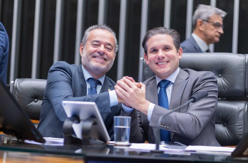  Câmara aprova PEC do SUAS e amplia financiamento da assistência social no Brasil Proposta prevê destinação progressiva de até 1% da Receita Corrente Líquida para fortalecer o sistema e ampliar atendimento