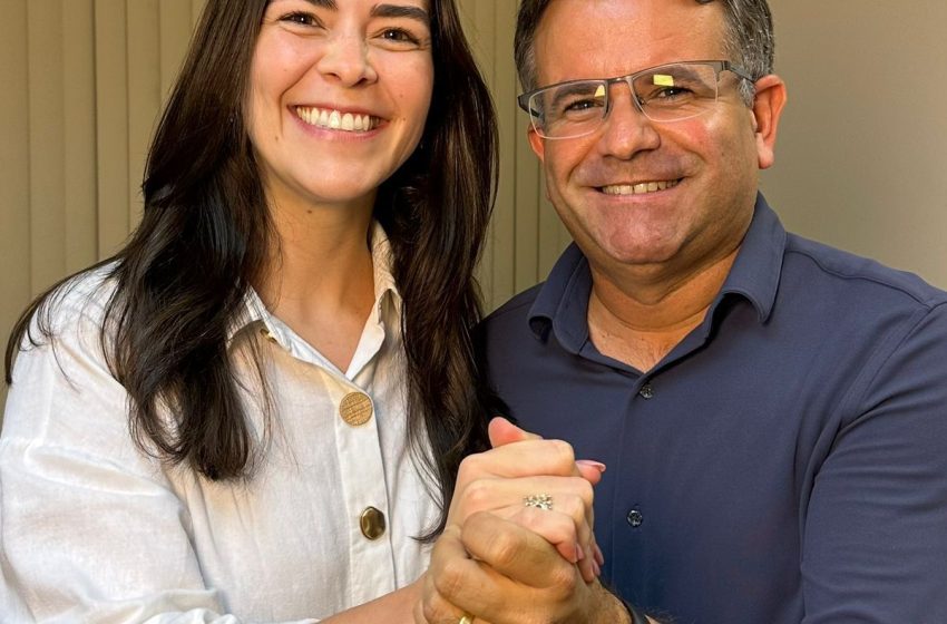  Prefeito de Afogados da Ingazeira declara apoio a Maria Arraes para a Alepe
