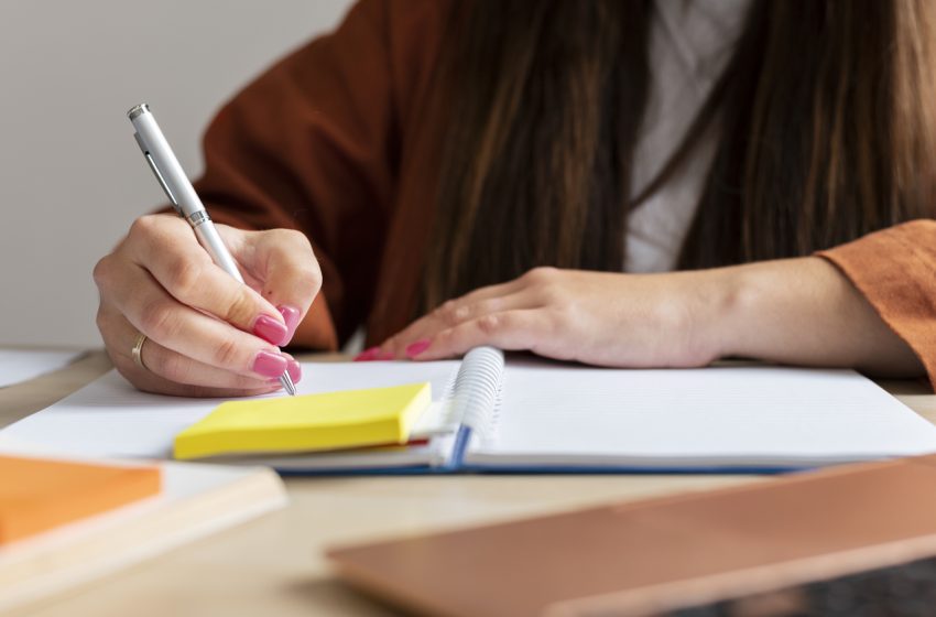  Senac Paulista abre inscrições para curso de redação focado no Enem e SSA Aulas começam em abril e visam preparar estudantes com técnicas de produção textual e argumentação para vestibulares