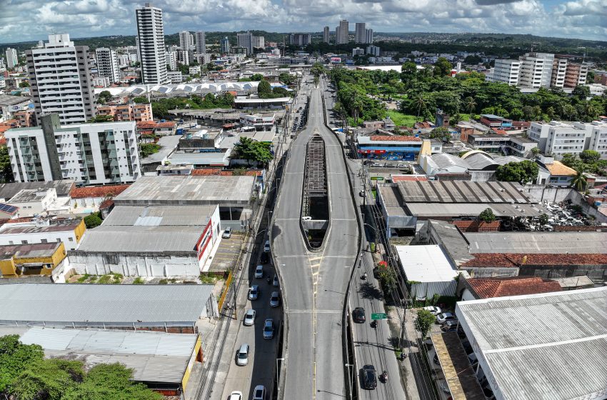  Governo de Pernambuco retoma obra histórica na Caxangá e implanta parque urbano no Bom Pastor Estação elevada de BRT paralisada desde a Copa de 2014 será concluída junto com novo parque de lazer, esporte e convivência na Zona Oeste do Recife