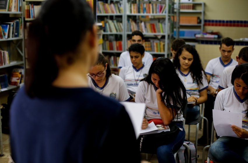 PGE garante correção no Censo Escolar e evita perda de R$ 78 milhões na educação de Pernambuco Decisão liminar determina reabertura do Educacenso 2025 para ajuste de mais de 46 mil matrículas classificadas de forma incorreta, preservando repasses do Fundeb em 2026