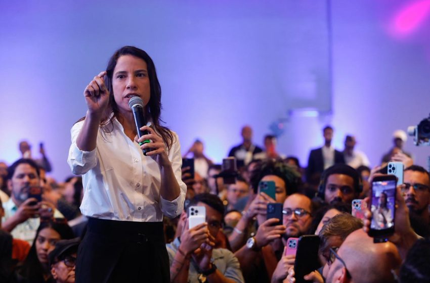  Raquel Lyra anuncia divisão de recursos da Compesa e publicação de edital para duplicação da BR-232 Governadora confirmou repasse aos municípios ainda neste mês e investimento de R$ 249 milhões para avanço das obras de duplicação da rodovia