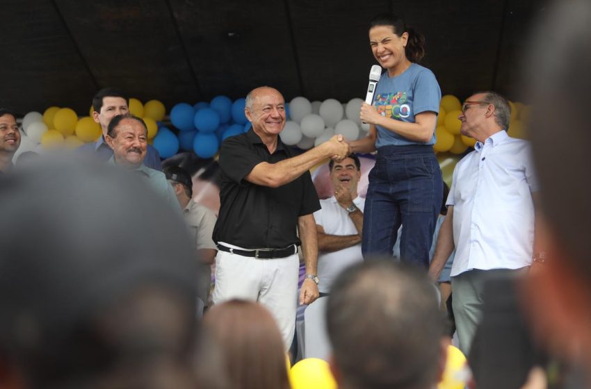  Raquel Lyra anuncia barragem, autoriza obra da PE-630 e entrega equipamentos em Santa Filomena Investimentos incluem construção da Barragem do Socorro, pavimentação de rodovia e reforço na frota escolar no Sertão do Araripe