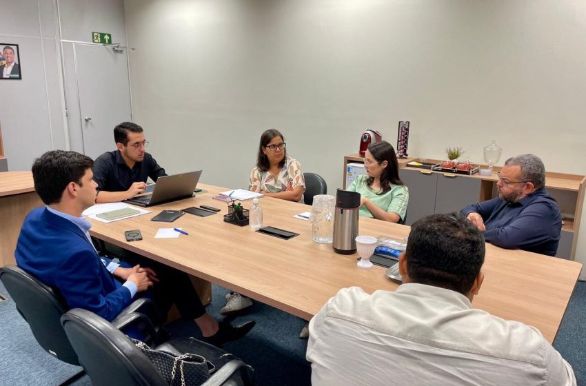  Médicos da rede municipal de Caruaru aprovam reajuste salarial de 15% Aumento será aplicado de forma retroativa a janeiro de 2026 após aprovação unânime em assembleia