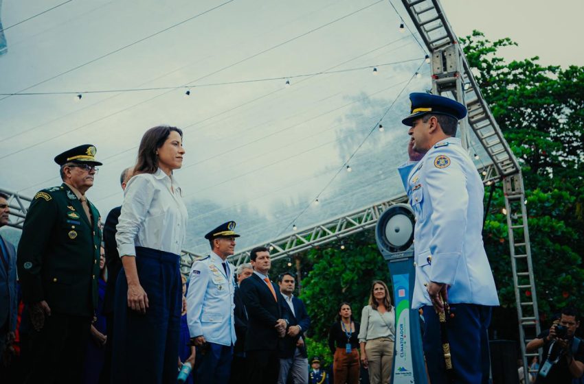  Raquel Lyra empossa coronel Eduardo Araripe como novo comandante-geral do Corpo de Bombeiros de Pernambuco Cerimônia realizada no Recife marcou a passagem de comando da corporação e reforçou a continuidade dos investimentos históricos na estrutura e modernização do Corpo de Bombeiros Militar