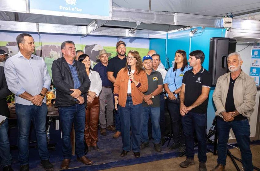  Débora Almeida intensifica agenda no Agreste e reforça atuação política em São Bento do Una Deputada estadual participou da Expoleite, corrida pelos 166 anos do município, eventos culturais e entregas de equipamentos públicos em diversas cidades da região