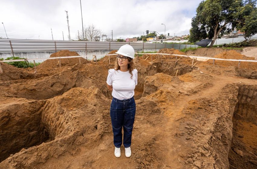  Débora Almeida vistoria obras do novo IML de Garanhuns e cobra agilidade na entrega Deputada estadual acompanhou o andamento do Complexo da Polícia Científica, que receberá investimento de R$ 5 milhões e reforçará a segurança pública no Agreste Meridional