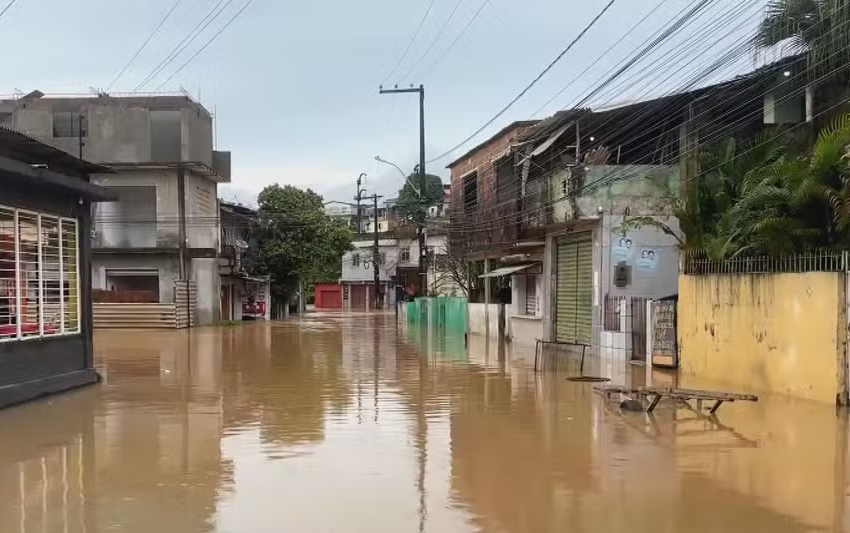  Chuvas em Pernambuco intensificam debate político sobre infraestrutura urbana e gestão pública