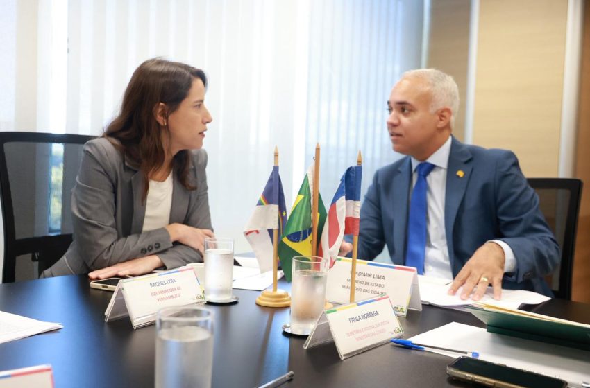  Raquel Lyra articula pacote de R$ 8 bilhões em Brasília para cidades atingidas pelas chuvas Gestora apresenta propostas ao Ministério das Cidades para obras de contenção, drenagem e habitação em áreas afetadas
