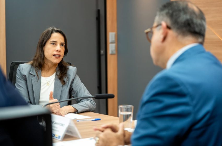  Raquel Lyra encerra agenda em Brasília com articulação por recursos e obras estratégicas para Pernambuco Governadora se reuniu com ministros e parlamentares para viabilizar investimentos em ações emergenciais, barragens e infraestrutura viária após chuvas no estado