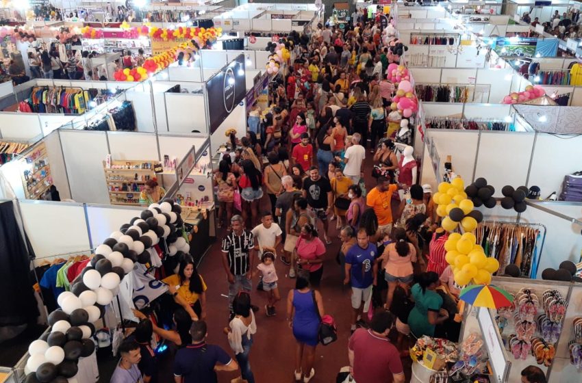  Mega Fashion Outlet começa nesta quinta no Cecon com descontos de até 70% e programação para toda a família Evento gratuito segue até domingo no Centro de Convenções de Pernambuco com mais de 250 marcas, shows, espaço kids, gastronomia, artesanato e expectativa de receber 85 mil visitantes
