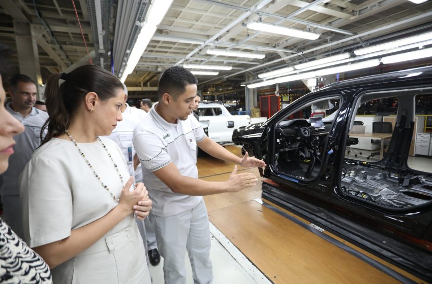  Pernambuco lidera redução do desemprego no Brasil no primeiro trimestre de 2026, aponta IBGE Estado registrou queda da taxa de desocupação de 11,6% para 9,2%, com mais de 107 mil pessoas deixando o desemprego em um ano