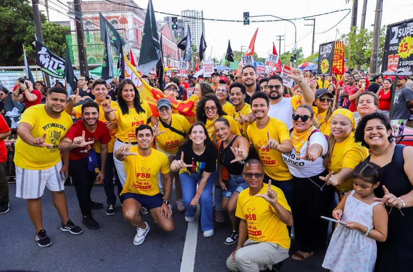  Maria Arraes participa de ato pelo fim da escala 6×1 no Recife e defende aprovação da PEC em Brasília Deputada federal do PSB reforçou apoio à redução da jornada de trabalho durante manifestação na Rua da Aurora e criticou parlamentares contrários à proposta