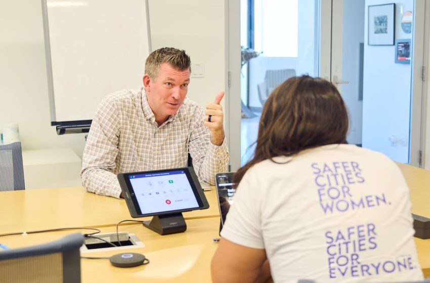  Da periferia do Recife ao Vale do Silício: startup pernambucana Super NINA inicia expansão internacional Empresa criada por Simony Cesar anuncia os Estados Unidos como primeiro mercado fora do Brasil e busca ampliar impacto no combate à violência de gênero na mobilidade urbana