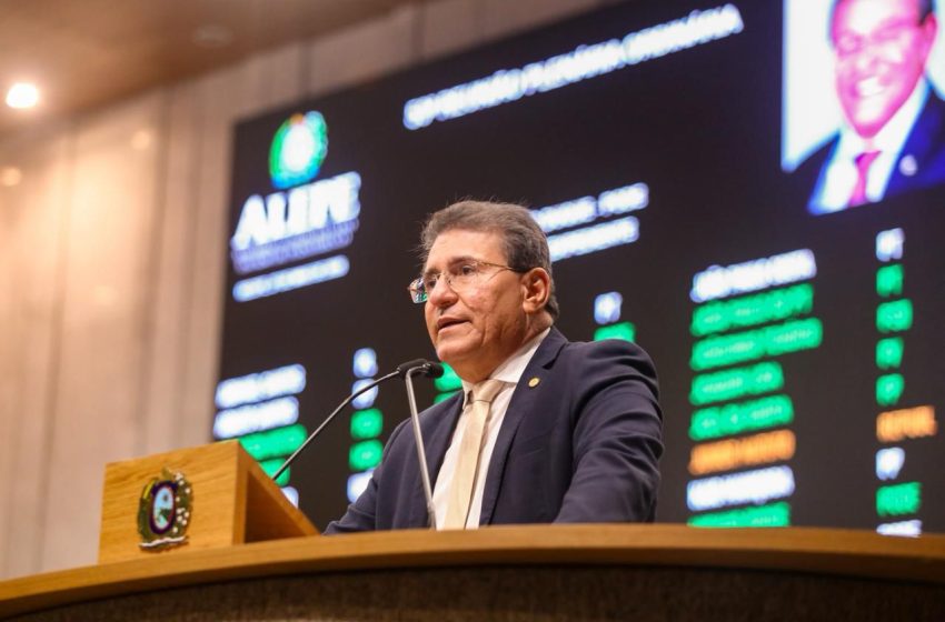  Luciano Duque cobra solução urgente para impasse da Reserva Tatu-Bola no Sertão pernambucano Deputado defendeu na Alepe a recategorização da área para APA e destacou impacto social enfrentado por mais de seis mil famílias da região