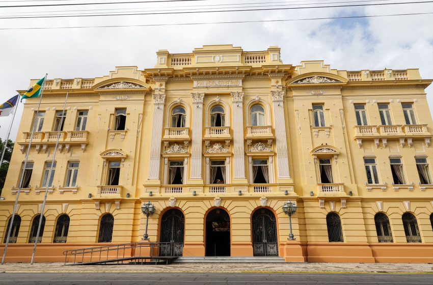  Governo de Pernambuco transfere ponto facultativo de Corpus Christi para véspera de São João Mudança foi publicada no Diário Oficial desta sexta-feira (29); com isso, o dia 4 de junho terá expediente normal e o ponto facultativo será no dia 23 de junho nos órgãos estaduais