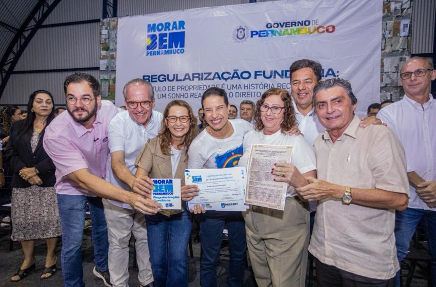  Ao lado de Raquel Lyra, Débora Almeida acompanha entregas e anuncia avanços para Belo Jardim e São Bento do Una Agenda no Agreste contou com inaugurações, assinatura de ordens de serviço, entrega de títulos de propriedade e testes da adutora que levará água do Rio São Francisco para São Bento do Una