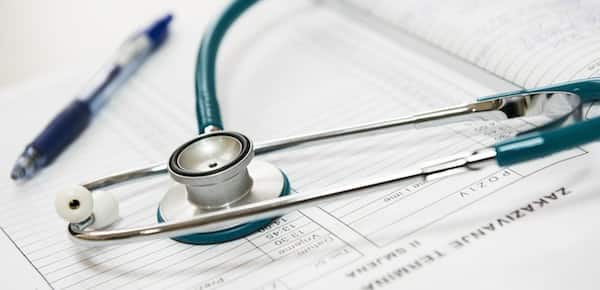  STJ revoga prisão preventiva de médico acusado de assédio contra aluna em Quixadá