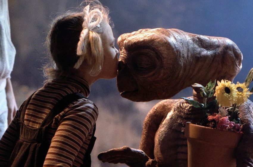  Cine Apipucos promove mostra gratuita com clássicos de Steven Spielberg Programação ao ar livre reúne cinco filmes do cineasta norte-americano, incluindo “E.T. – O Extraterrestre” e “Contatos Imediatos do Terceiro Grau”