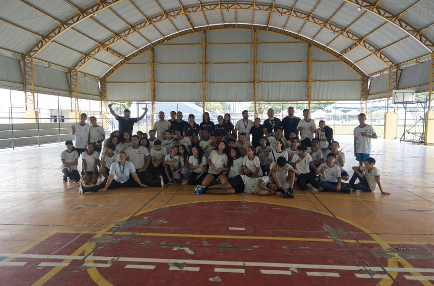  Estudantes do Paulista vivenciam práticas esportivas durante visita ao Centro Esportivo Santos Dumont Projeto Esportes no Parque levou alunos da rede municipal para atividades de atletismo e queimado, além de apresentar estrutura esportiva estadual