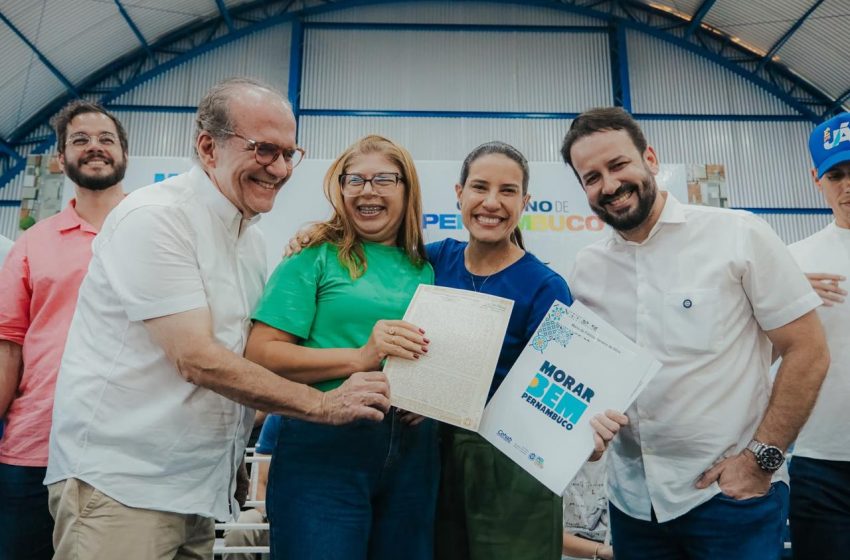  Governadora Raquel Lyra percorre 2.800 km no Sertão e anuncia mais de R$ 100 milhões em obras de água, educação, segurança e infraestrutura Agenda inclui entregas em educação, segurança pública, mobilidade, habitação, assistência social, recursos hídricos e inovação, com obras em diversos municípios do Sertão pernambucano