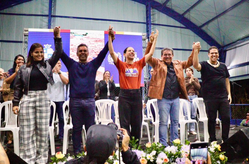  Luciano Duque acompanha Raquel Lyra em agenda de entregas e anúncios de investimentos em Pesqueira Deputado estadual participou da inauguração de dessalinizador na Aldeia Jatobá, da entrega de quadra poliesportiva e do anúncio de obras de pavimentação ao lado da governadora e de lideranças do município
