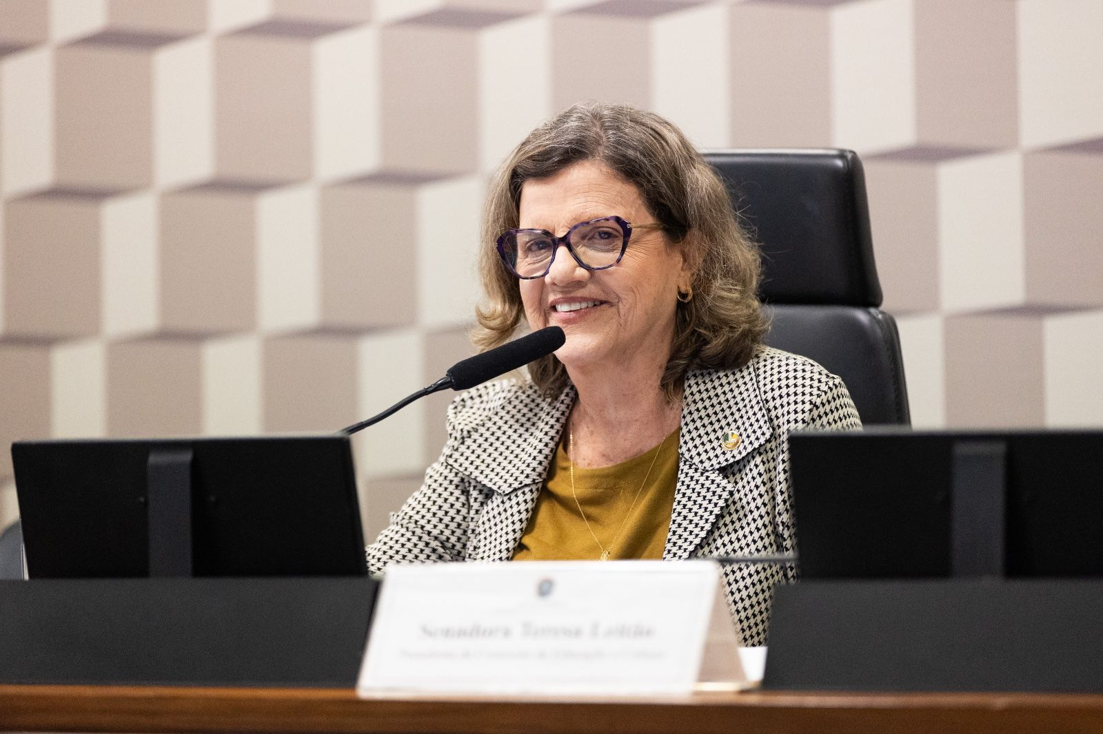 Lula escolhe Teresa Leitão para liderar Governo no Senado Federal Senadora pernambucana assume articulação política do Planalto na Casa e terá como missão avançar com pautas prioritárias, como o fim da escala 6 por 1 e a PEC da Segurança Pública