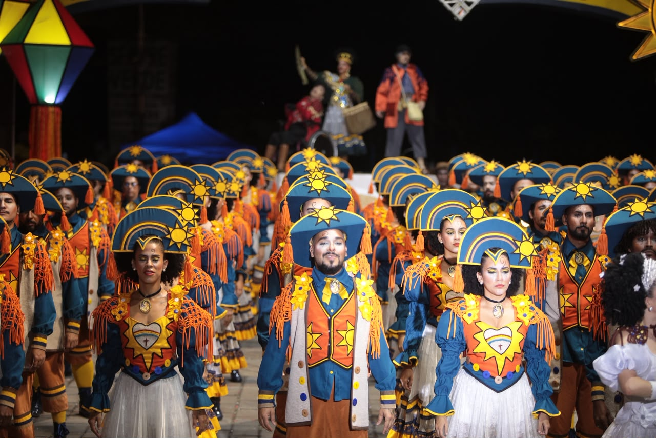 Raio de Sol vence Festival de Quadrilhas Juninas do Jaboatão e conquista prêmio de R$ 15 mil Competição reuniu grupos de diversas regiões de Pernambuco nas categorias adulta e infantojuvenil, premiando destaques do ciclo junino em evento realizado no Parque da Cidade, em Prazeres