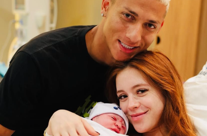  Richarlison responde a críticas sobre o nome do filho: “Vai arranjar um trabalho