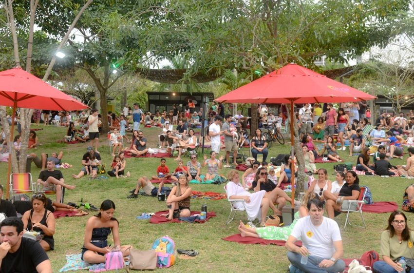  Parques do Recife entram no clima das férias com programação gratuita para crianças e adultos Agenda especial de julho ocupa os parques da Jaqueira, Santana, Dona Lindu e Apipucos com shows, mágica, cinema, feira criativa e atrações infantis para toda a família