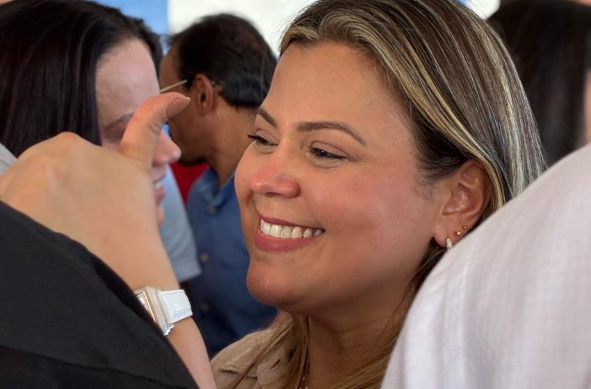 Dentista da família, gestora pública, empreendedora e mãe que acredita na educação municipal: conheça Samyra, pré-candidata a deputada federal