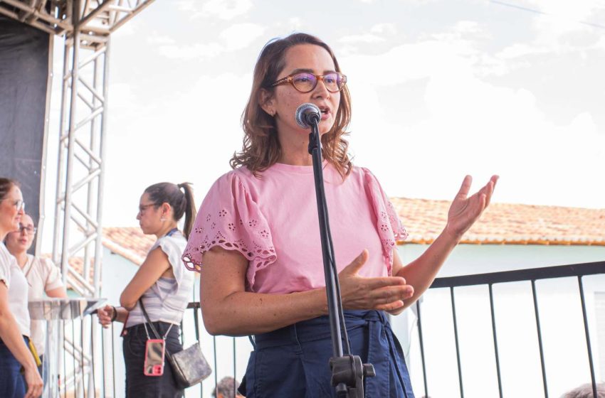  Débora Almeida comemora lançamento da plataforma Torcedor Arretado para reforçar combate à violência nos estádios Ferramenta do Governo de Pernambuco integra cadastro, fiscalização e monitoramento de torcedores e torcidas organizadas e marca início da implementação da Lei Estadual nº 19.115/2025