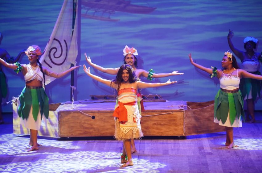  Teatro Beberibe recebe os musicais infantis “A Princesa dos Mares” e “O Reino Congelado” neste domingo Espetáculos produzidos por Helena Siqueira Produções serão apresentados em sessões às 14h e 16h30, reunindo música, aventura e mensagens sobre coragem, amor e preservação da natureza para encerrar as férias escolares